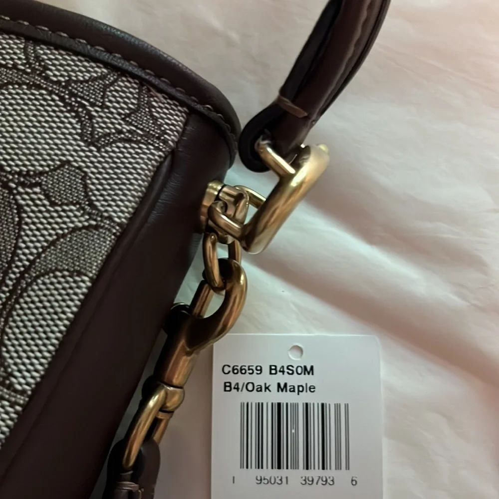 New Coach Hobo in Signature Jacquard - Picture 5 of 7